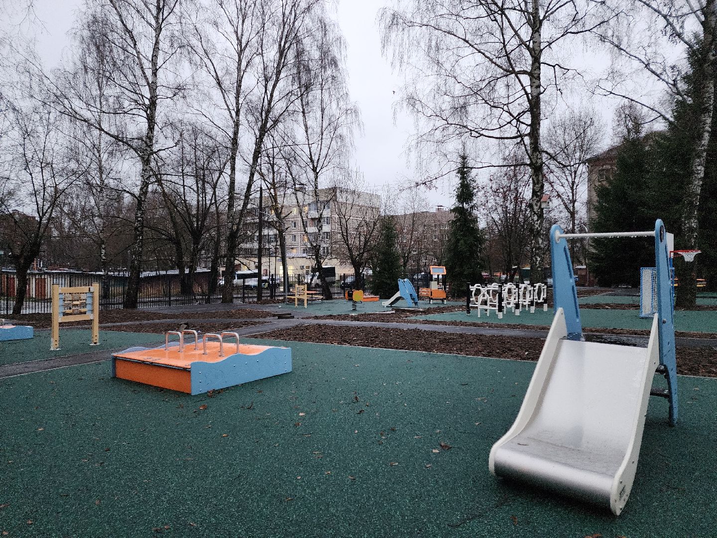 чехов, улица ильича 34а, детский сад, дошкольное отделение, лицей 4, капитальный  ремонт, капремонт здания, благоустройство территории , детские площадки, игровые элементы, пешеходные дорожки, освещение, лавочки и урны, детские павильоны, горки качели песочницы, фасадные работы , внутренняя отделка помещений ,госпрограмма московской области,