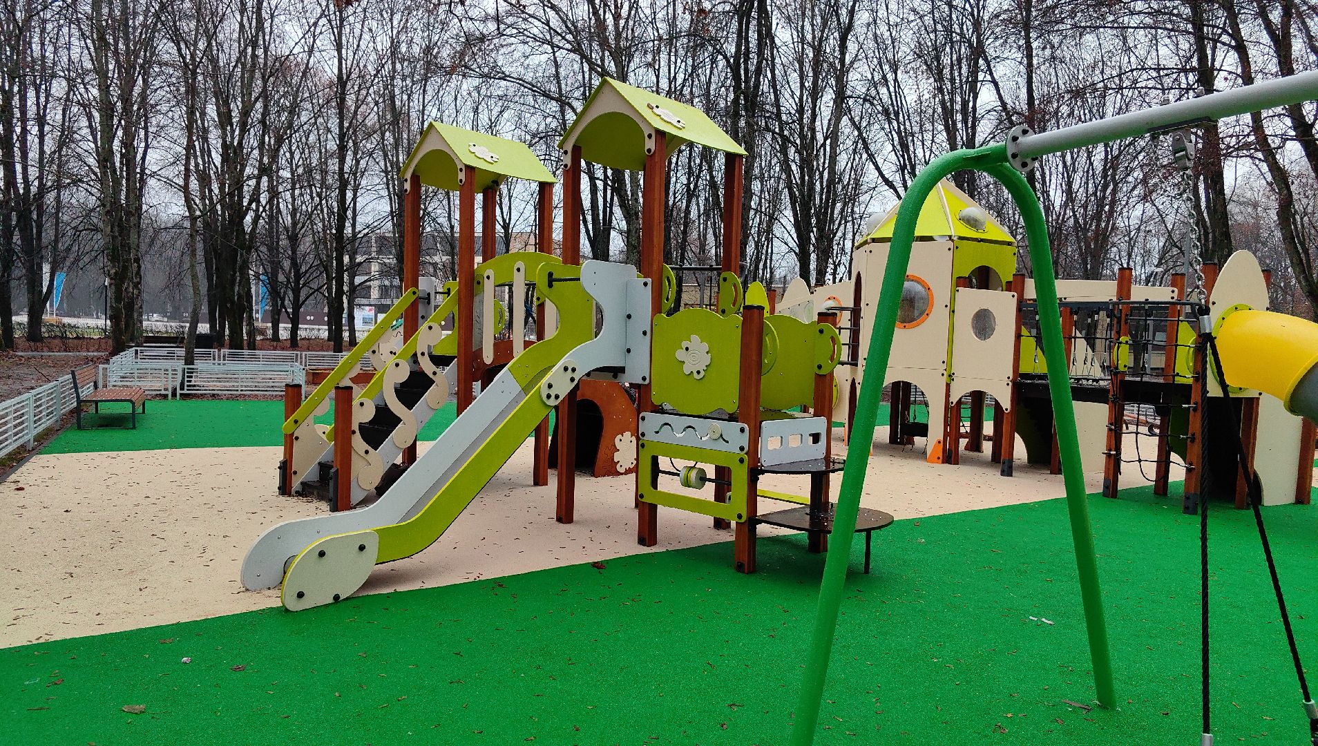 детская площадка, карусели, качели, брусья, воркаут,