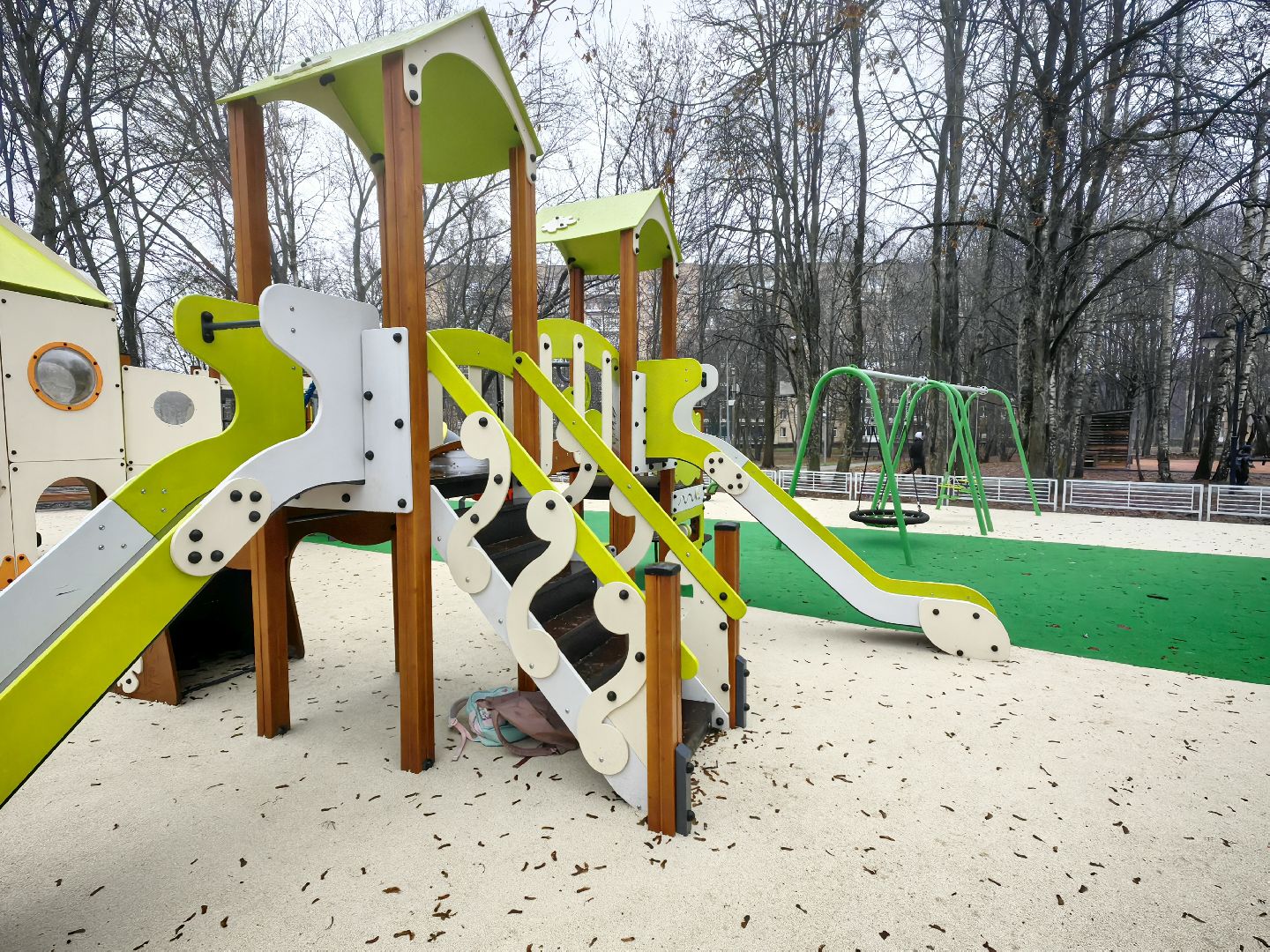 детская площадка, карусели, качели, брусья, воркаут,