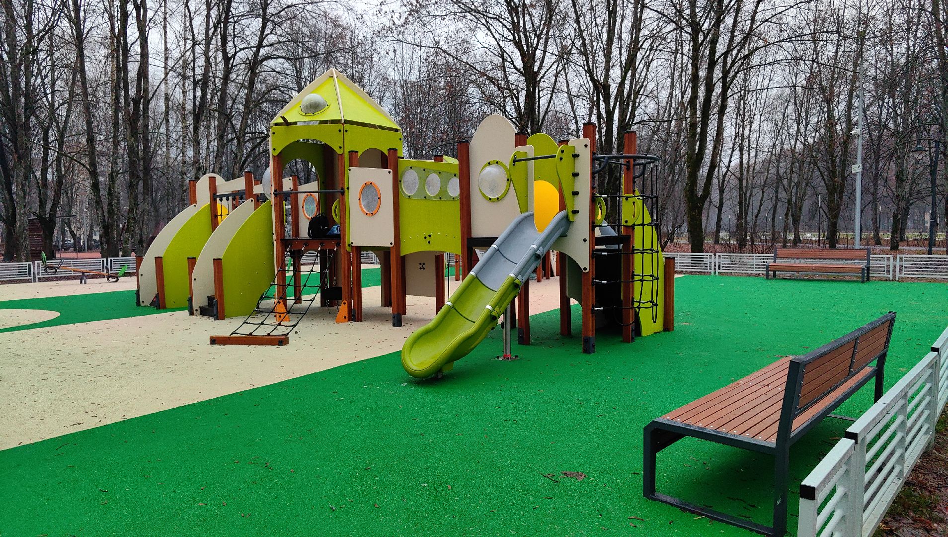 детская площадка, карусели, качели, брусья, воркаут,