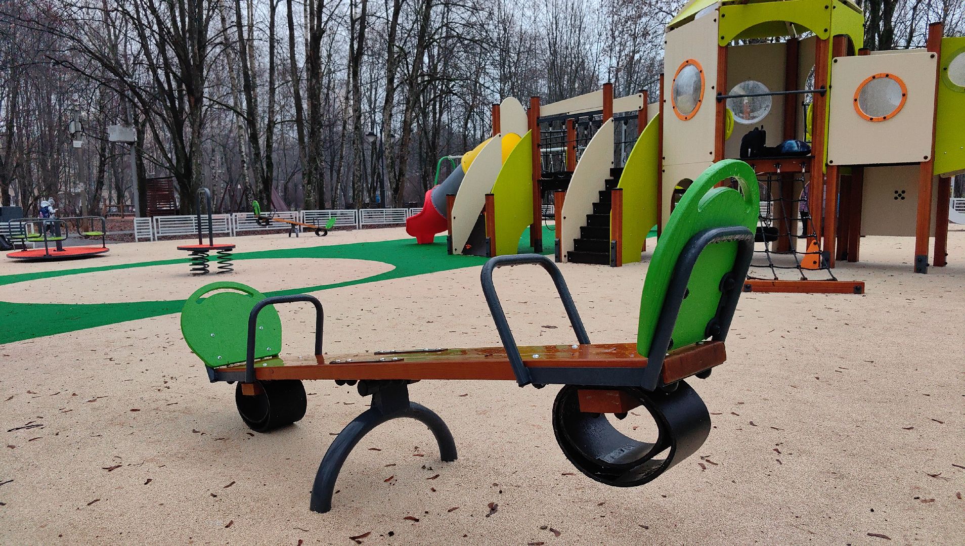 детская площадка, карусели, качели, брусья, воркаут,