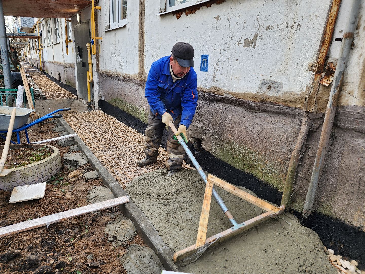 чехов, улица гагарина 56, микрорайон венюково, капремонт фасада, капитальный ремонт отмостки, наружные стены, гидроизоляция, утепление, цоколь, бетонирование, новая отмостка, облицовка, региональная программа московской области,замена кровли, инженерные сети,