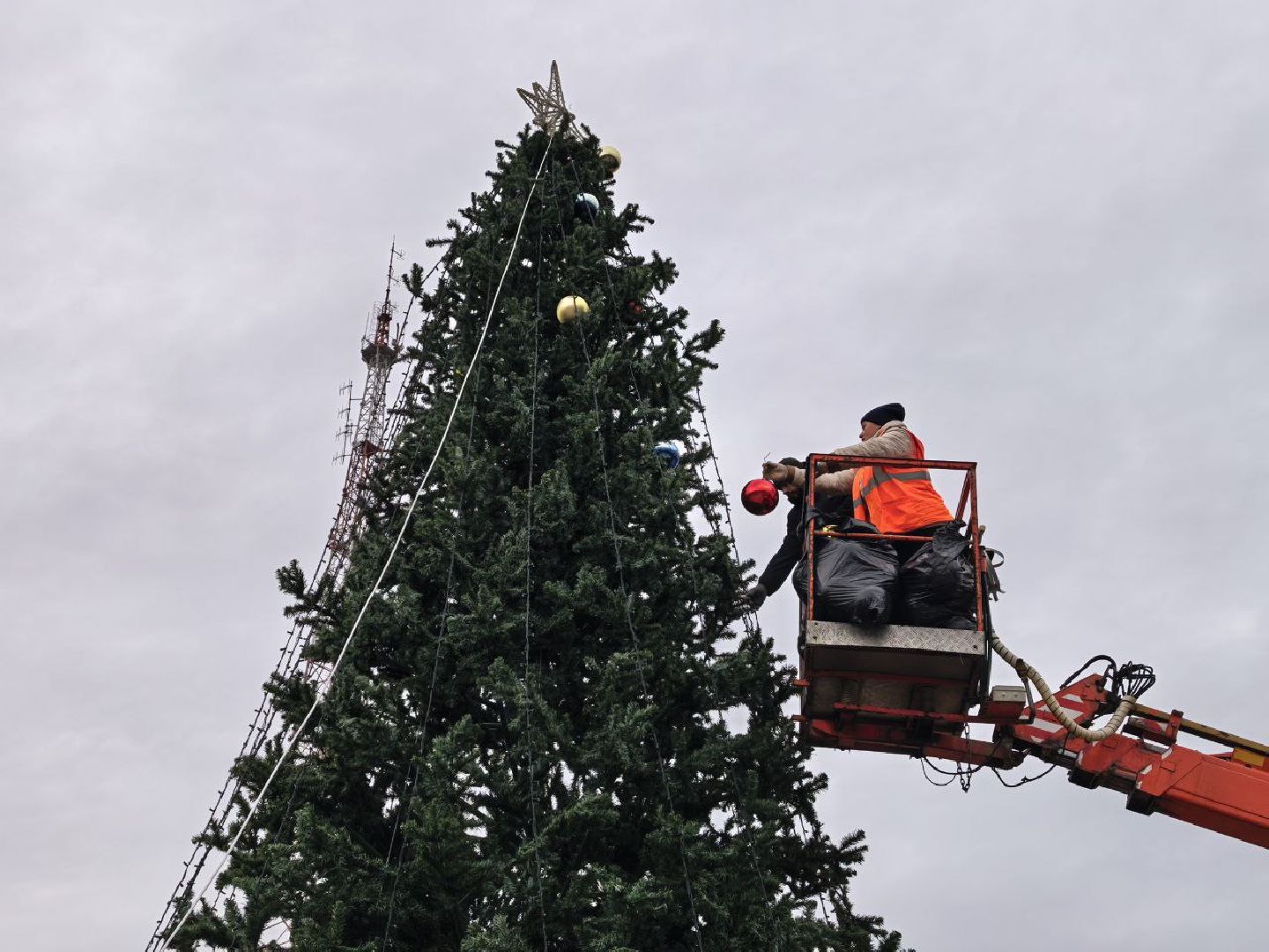 серебряные пруды, новый год 2026, елка, цдк,