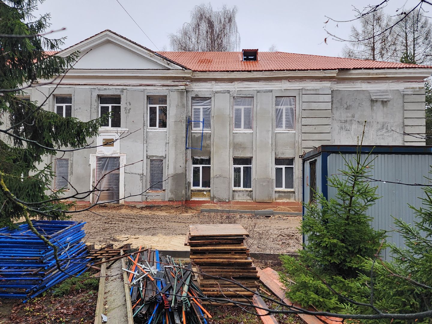 чехов, улица чехова 27, центр развития творчества детей и юношества, центр детского творчества, капремонт здания, капитальный ремонт, реконструкция, обновление, благоустройство территории, детские площадки, пешеходные дорожки, проходы и проезды, замена покрытия, фасадные работы, замена кровли, перекрытия, госпрограмма московской области, строительство и капремонт социальных объектов,