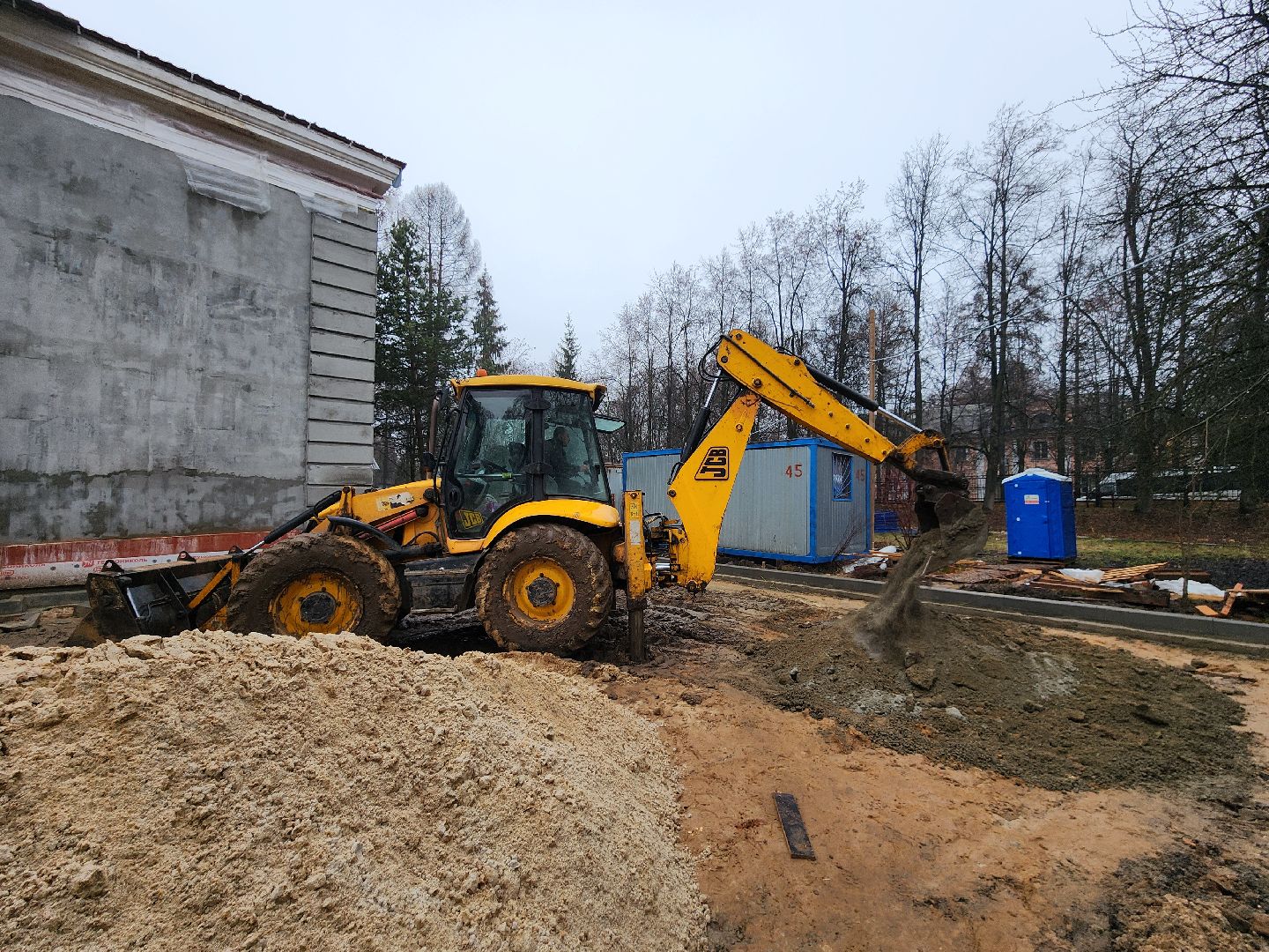 чехов, улица чехова 27, центр развития творчества детей и юношества, центр детского творчества, капремонт здания, капитальный ремонт, реконструкция, обновление, благоустройство территории, детские площадки, пешеходные дорожки, проходы и проезды, замена покрытия, фасадные работы, замена кровли, перекрытия, госпрограмма московской области, строительство и капремонт социальных объектов,