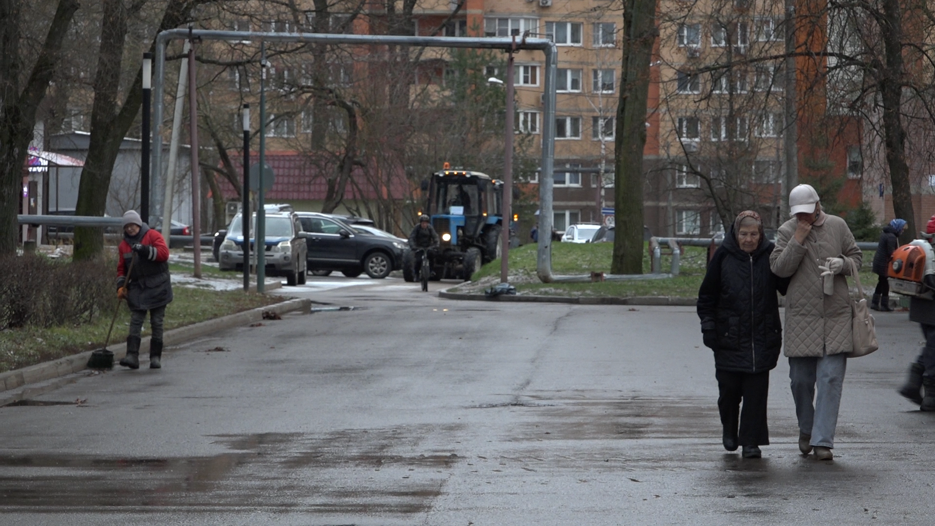 уборка улиц, власиха жкх, власиха жкх и благоустройство, содержание территории, микрорайон тополек власиха,
