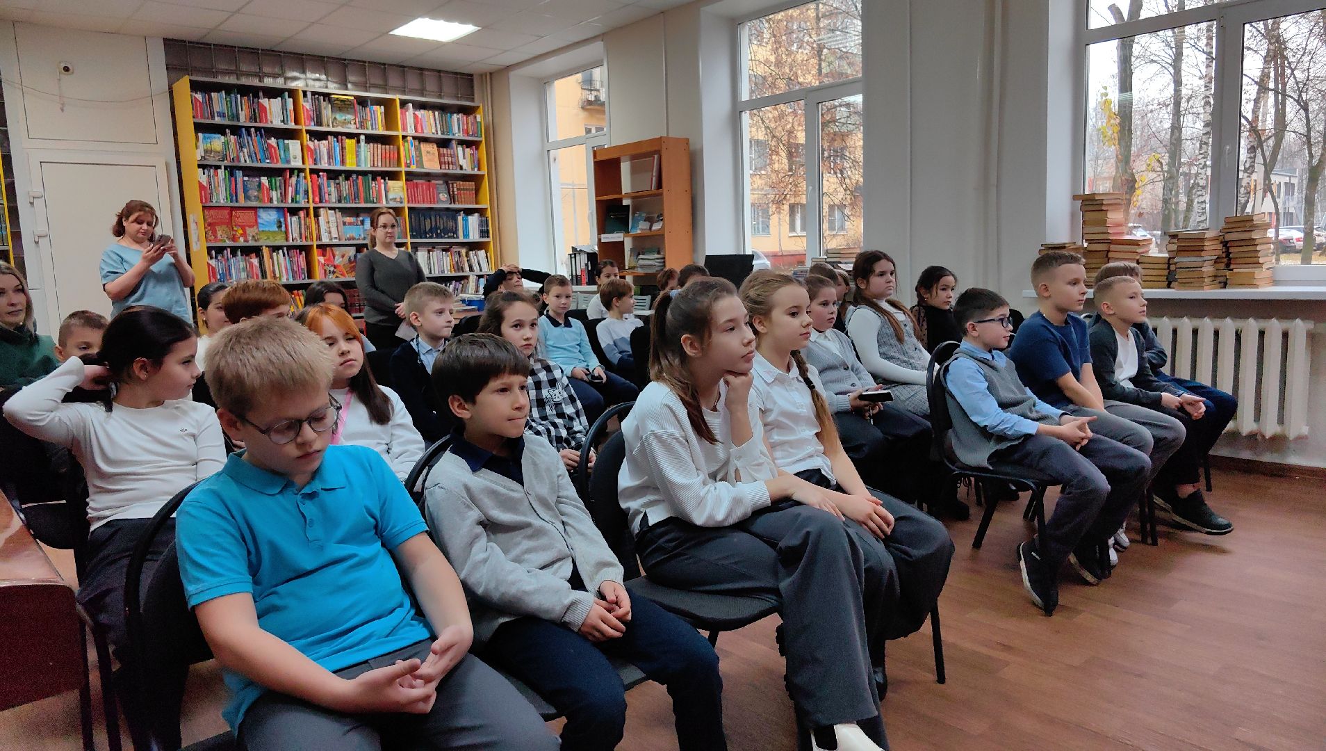 библиотека, учащиеся, день матери, игра,