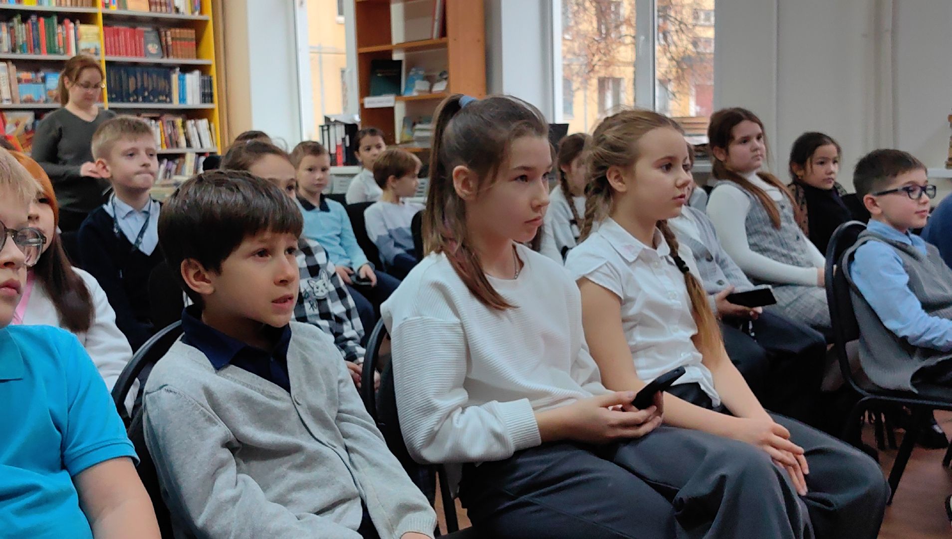 библиотека, учащиеся, день матери, игра,