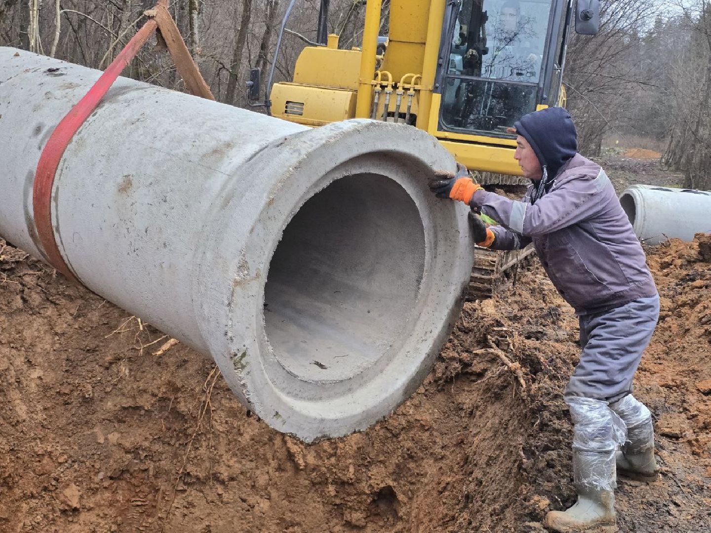 можайск, можайский муниципальный округ, подмосковье, жкх, капремонт сетей, Мособлтепло, Развитие инженерной инфраструктуры и отрасли обращения с отходами на 2023-2028 гг, канализационный коллектор , коммунальщики ,