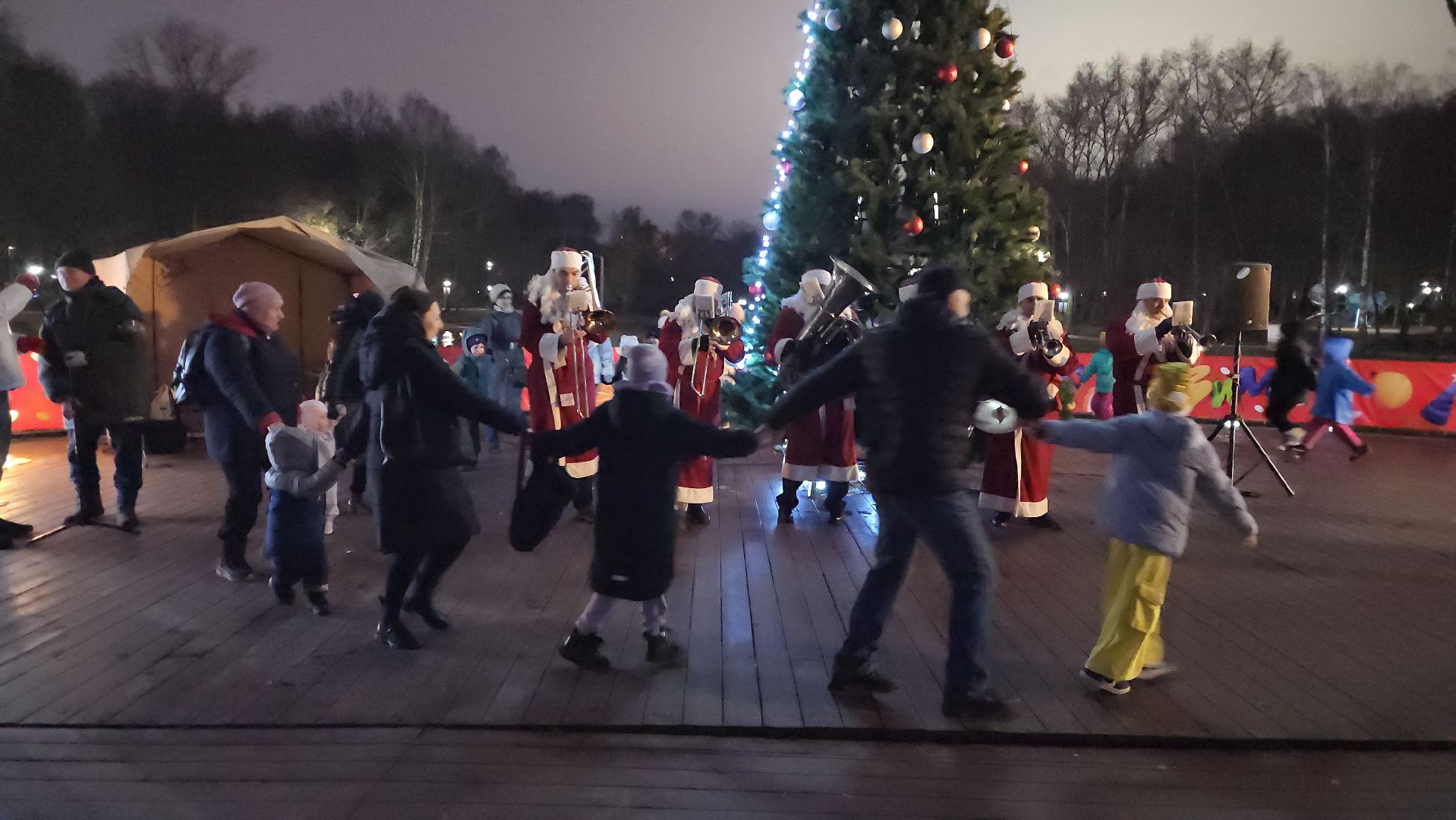 зажжение елки, зима в подмомсковье, парки красногорска,парк ивановские пруды,