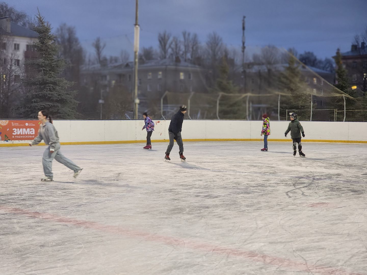 королёв, зима в подмомсковье, каток космолед, цдк имени калинина, благоустройство ,