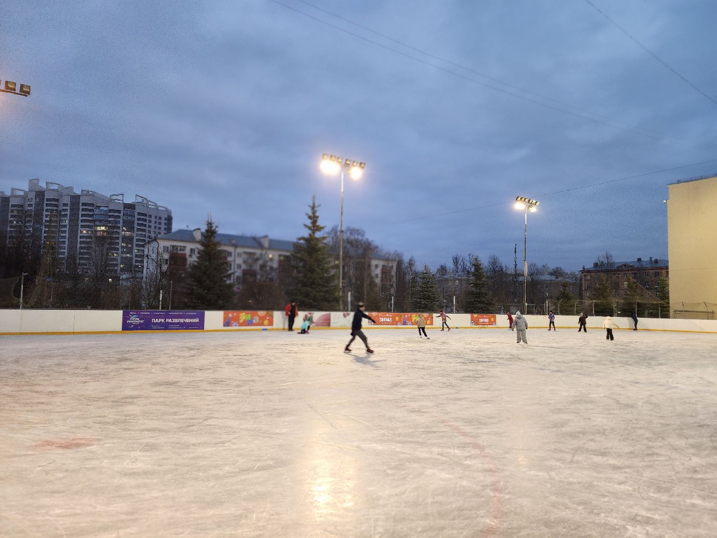 королёв, зима в подмомсковье, каток космолед, цдк имени калинина, благоустройство ,