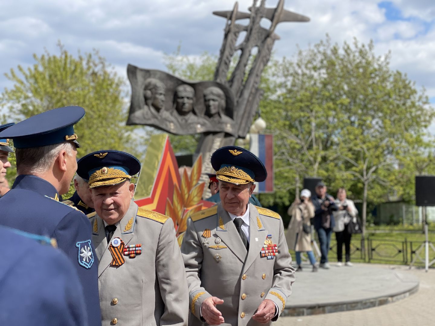 Три Ивана, праздник, 9 мая, цветы