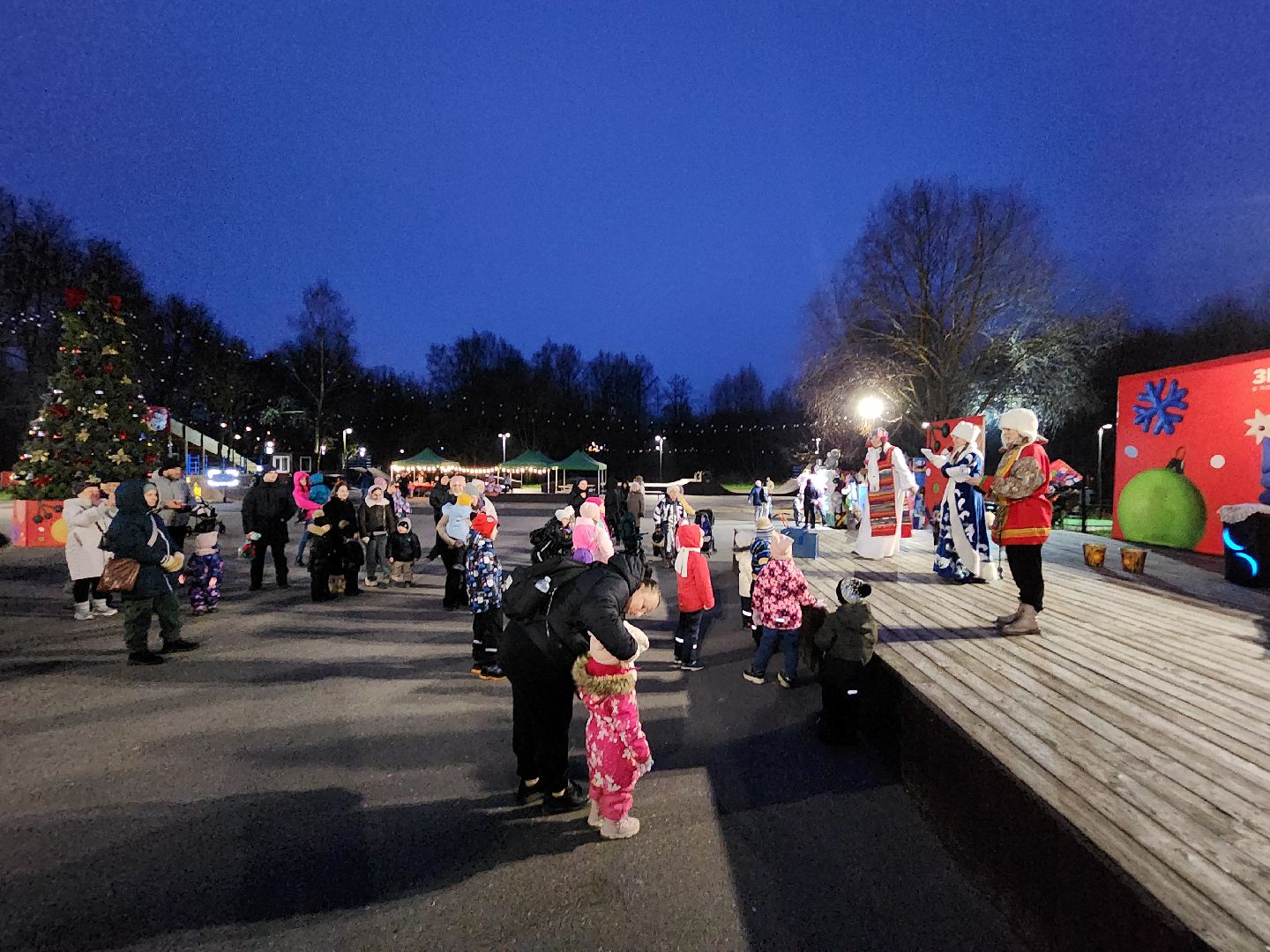 чехов, городской парк, открытие зимнего сезона, проект губернатора московской области, зима в подмосковье, праздничная программа, концерт, театрализованное представление, песни и танцы, народные игры и забавы, мастер-классы, зажжение огней на елке, открытие резиденции деда мороза, почта деда мороза,анимация, конкурсы, письма деду морозу,программа зимний калейдоскоп,катание на лошадях ,