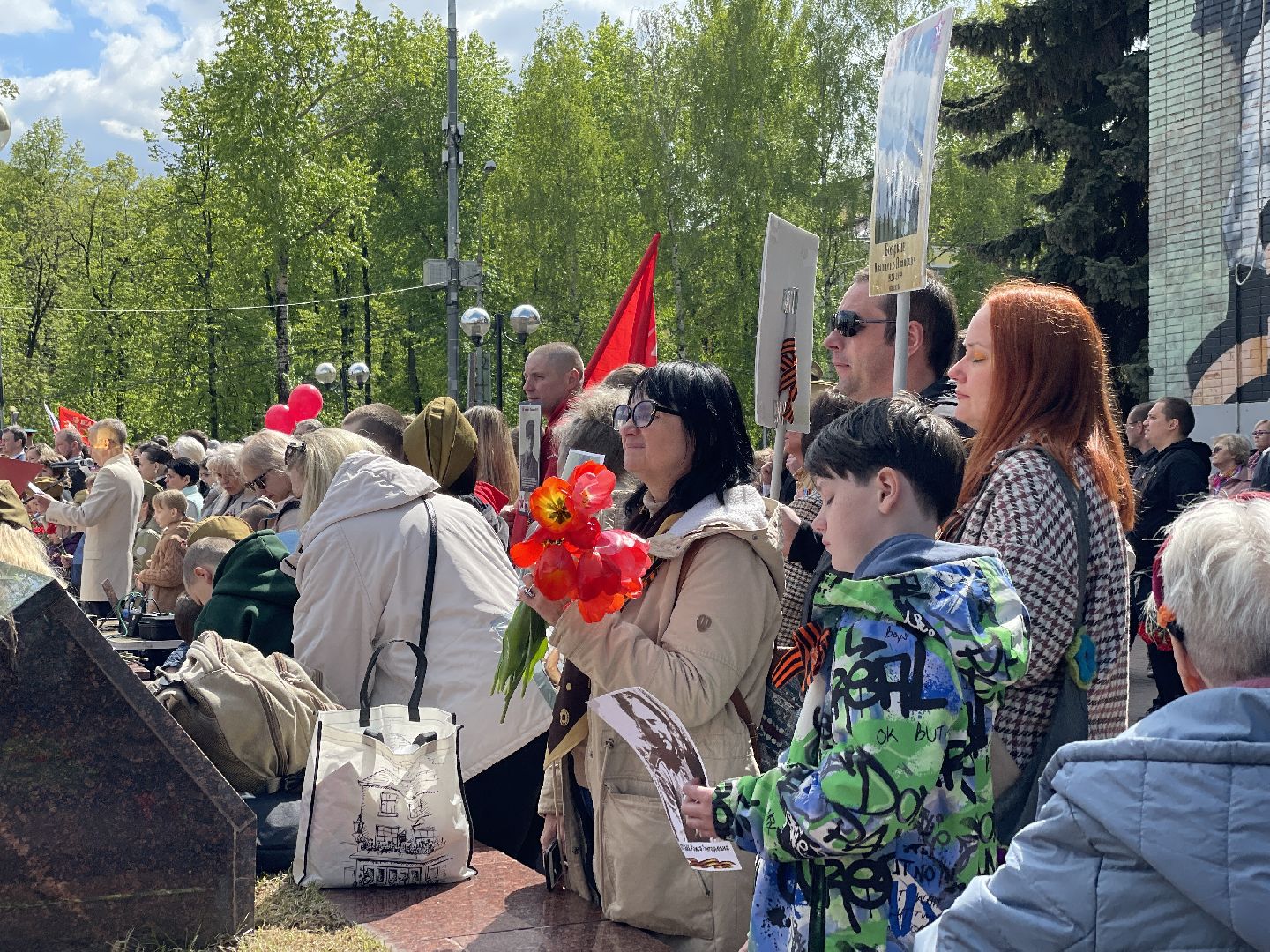 Вечный огонь, праздник, 9 мая, цветы