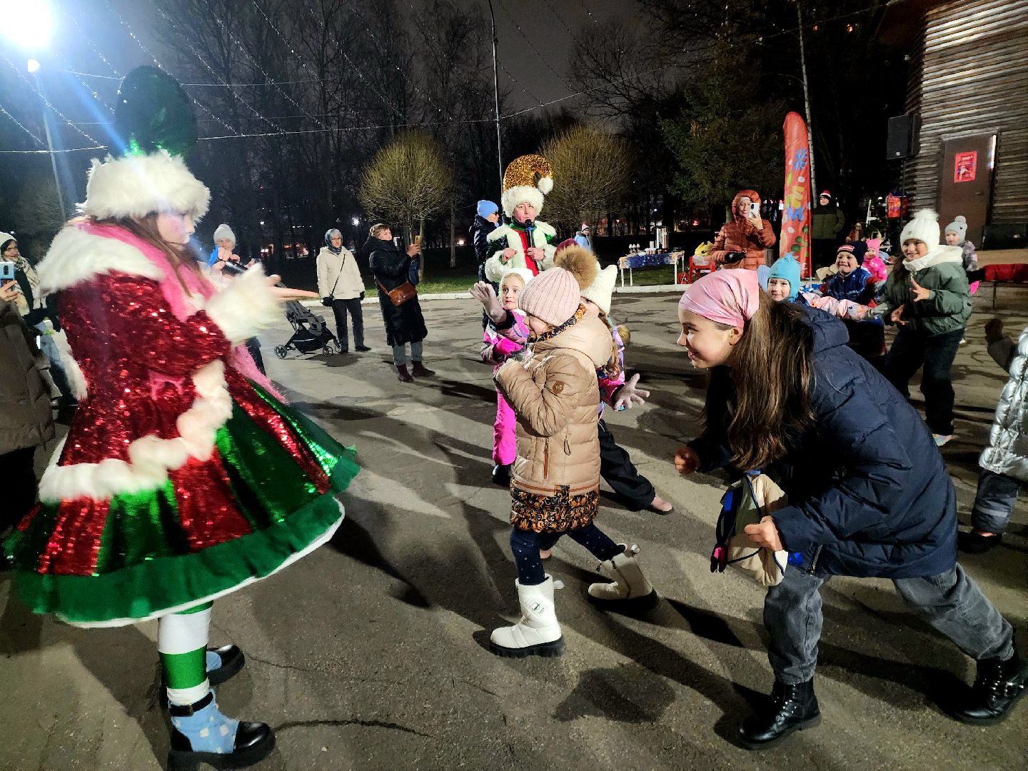 новый год, ёлка, открытие сезона, Парк, гуляние в парке,