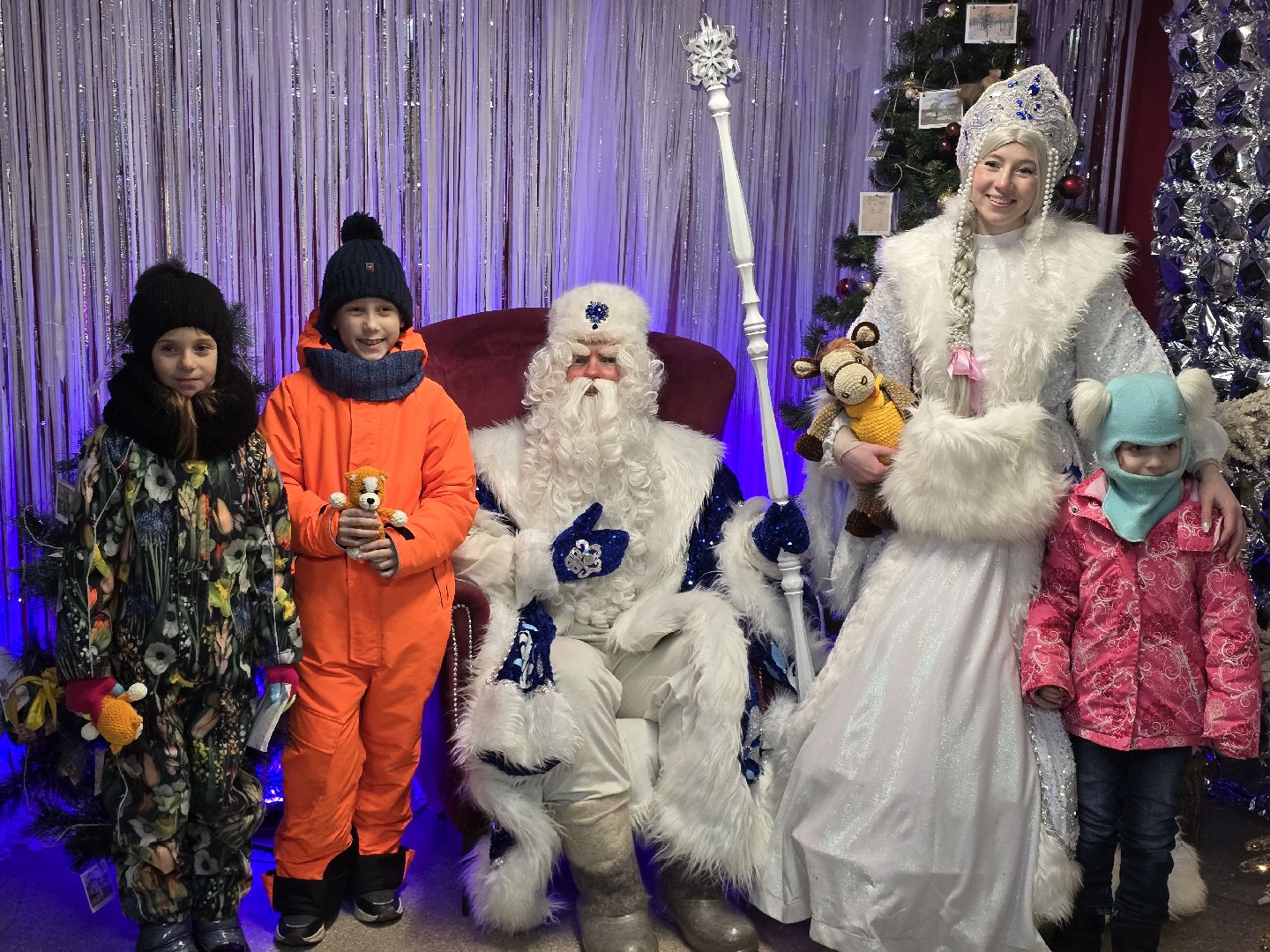 можайск, можайский муниципальный округ, подмосковье, новый год, общество, празник в парке, зимний сезон, открытие резиденции деда мороза, почта деда мороза,зима в подмосковье,