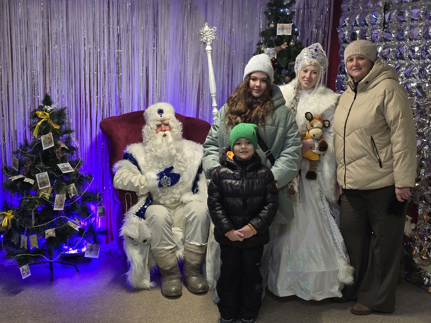 можайск, можайский муниципальный округ, подмосковье, новый год, общество, празник в парке, зимний сезон, открытие резиденции деда мороза, почта деда мороза,зима в подмосковье,