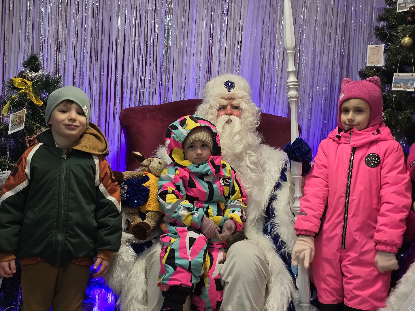 можайск, можайский муниципальный округ, подмосковье, новый год, общество, празник в парке, зимний сезон, открытие резиденции деда мороза, почта деда мороза,зима в подмосковье,