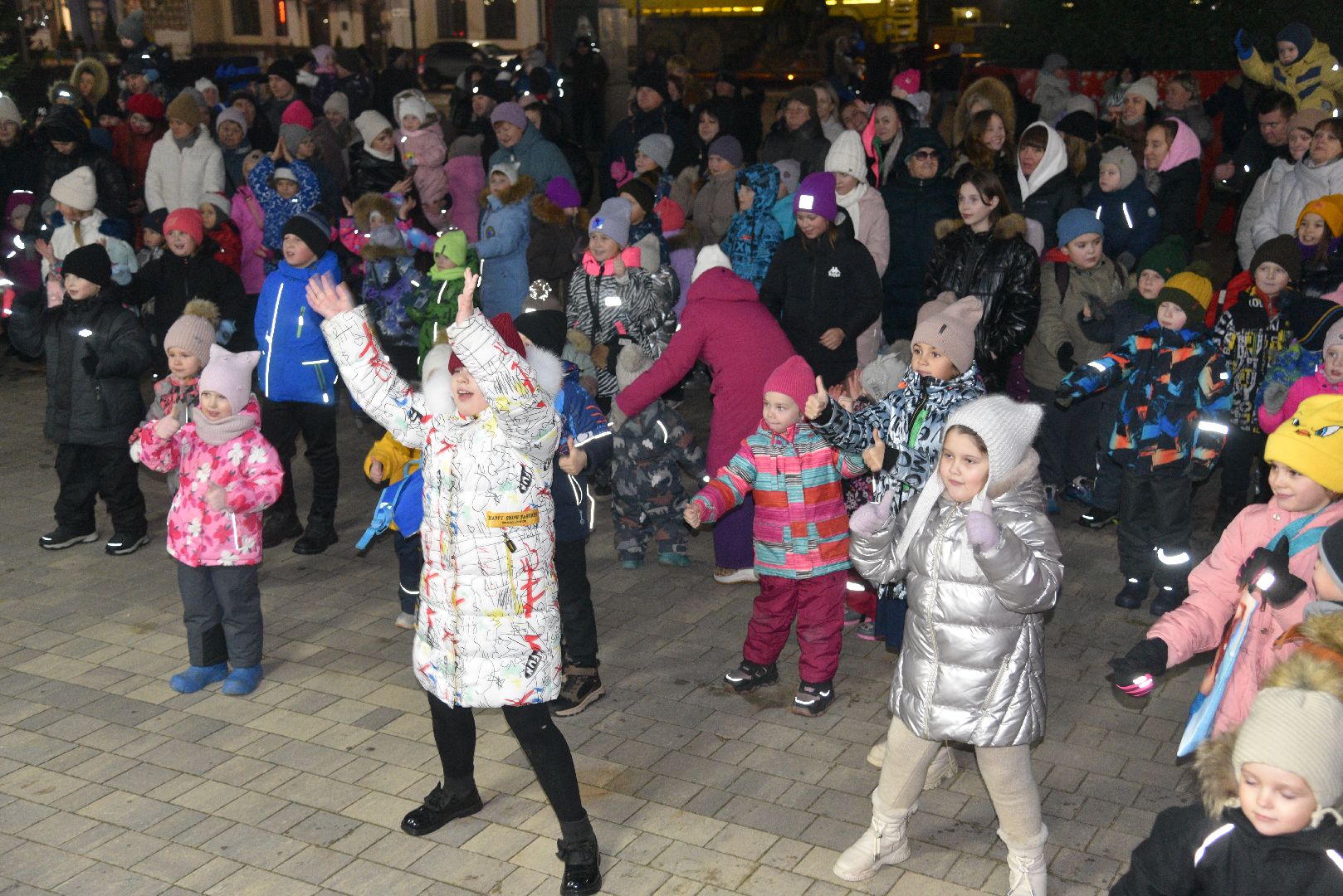 лотошино, новый год, зажжение огней на елке,