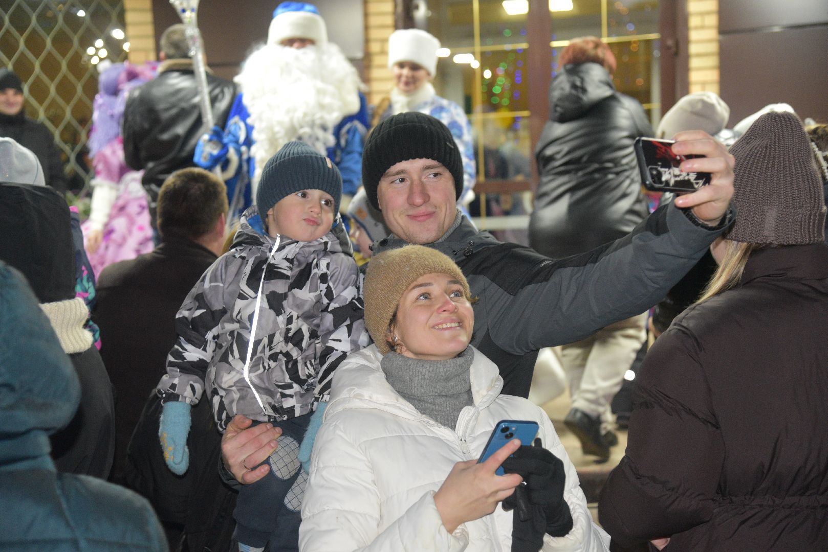 лотошино, новый год, зажжение огней на елке,