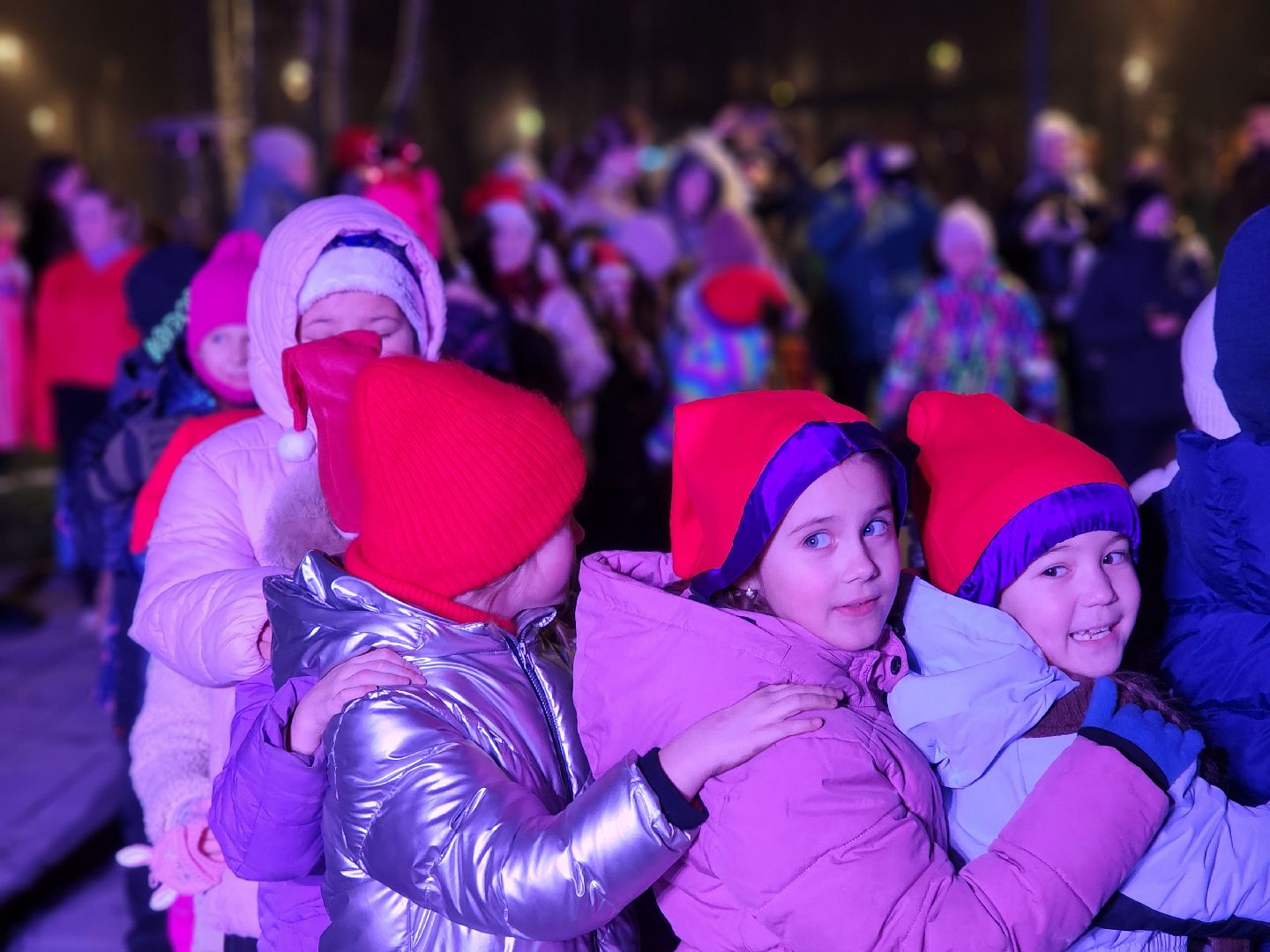 сергиево-посадский городской округ, краснозаводск, парк победы, зима в  подмосковье, зимний сезон в парке, ёлка,