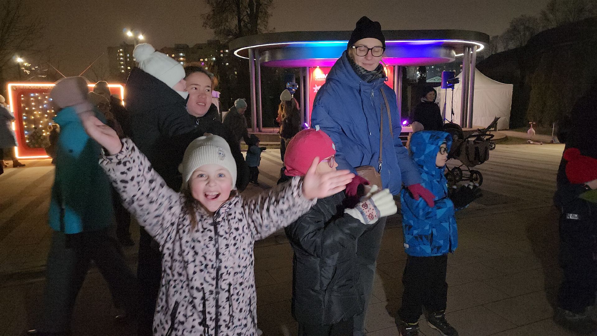 Люберцы, глава люберец владимир волков, новогодняя елка, наташинский парк,