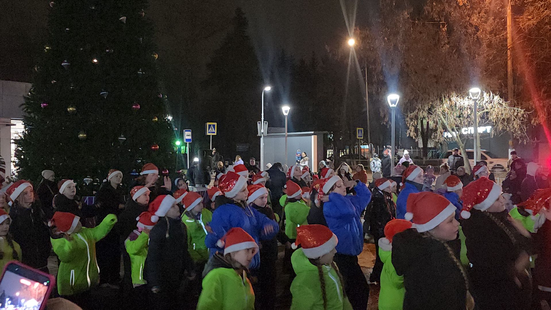 красногорск, зима в  подмосковье, зажжение огней на елке,
