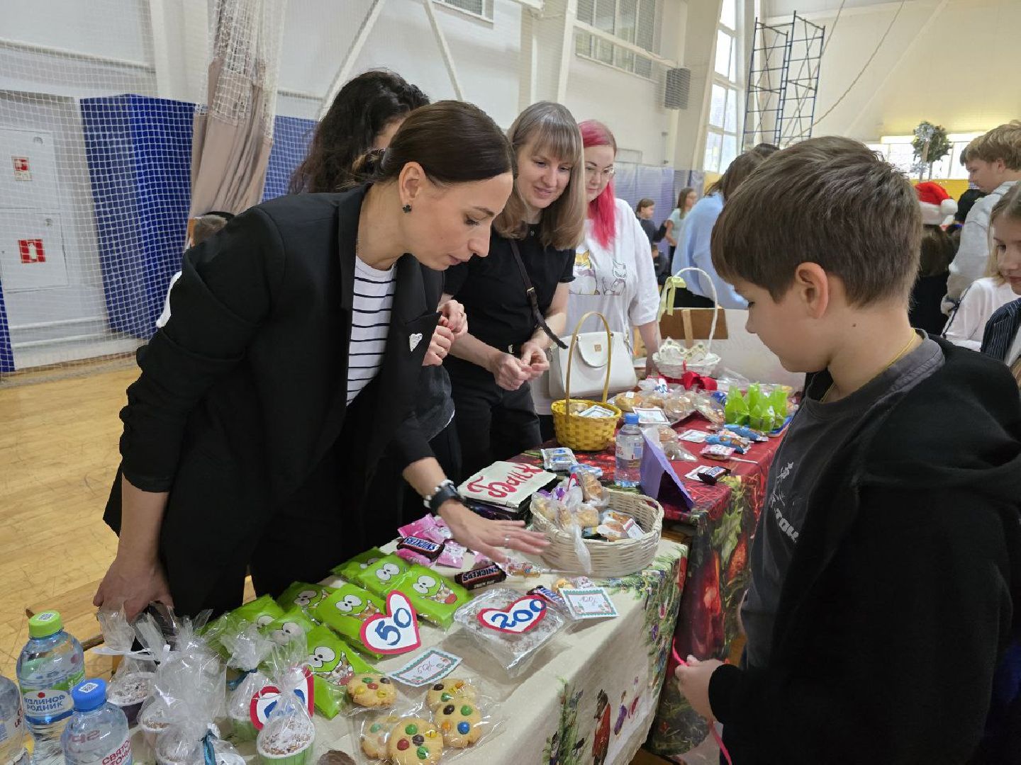 можайск, можайский муниципальный округ, подмосковье, щедрый вторник, благотворительная акци, ярмарка, спецоперация, благотворительность , неделя добра, военнослужащие,