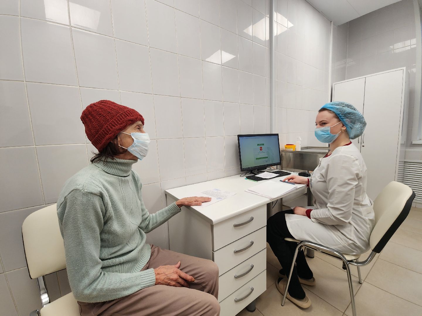 чехов, взрослая поликлиника, вакцинация от гриппа, прививки от пневмонии,  завершение прививочной кампании, российская вакцина, флю-м, превенар, совигрипп, чеховская больница,прививочный кабинет, график работы, условия приема,