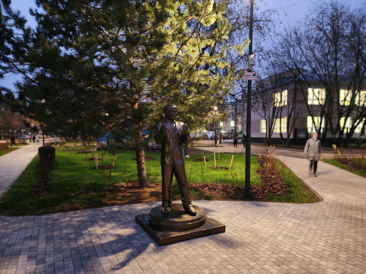 королёв, сквер имени чмырева, благоустройство , подлипкидачные, городской парк в королеве ,