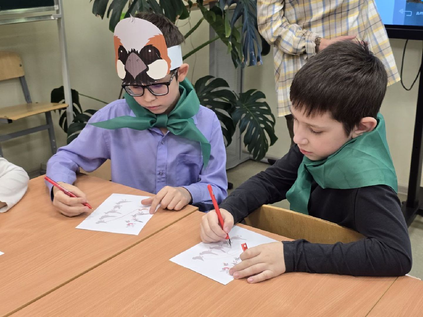 можайск, можайский муниципальный округ, подмосковье, образование, экология, юные лесничие, зимовка птиц, познавательный урок, школа,