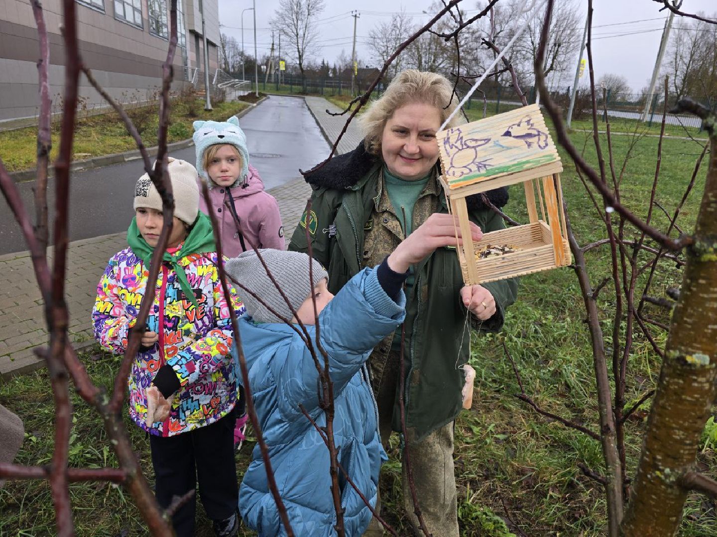 можайск, можайский муниципальный округ, подмосковье, образование, экология, юные лесничие, зимовка птиц, познавательный урок, школа,