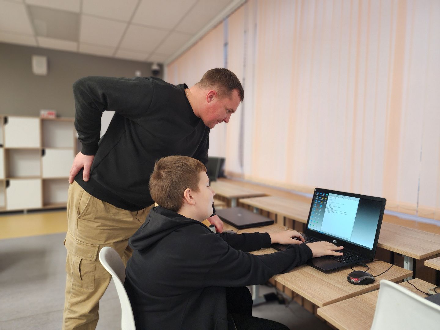 Черноголовка, Образование, Учитель физики,