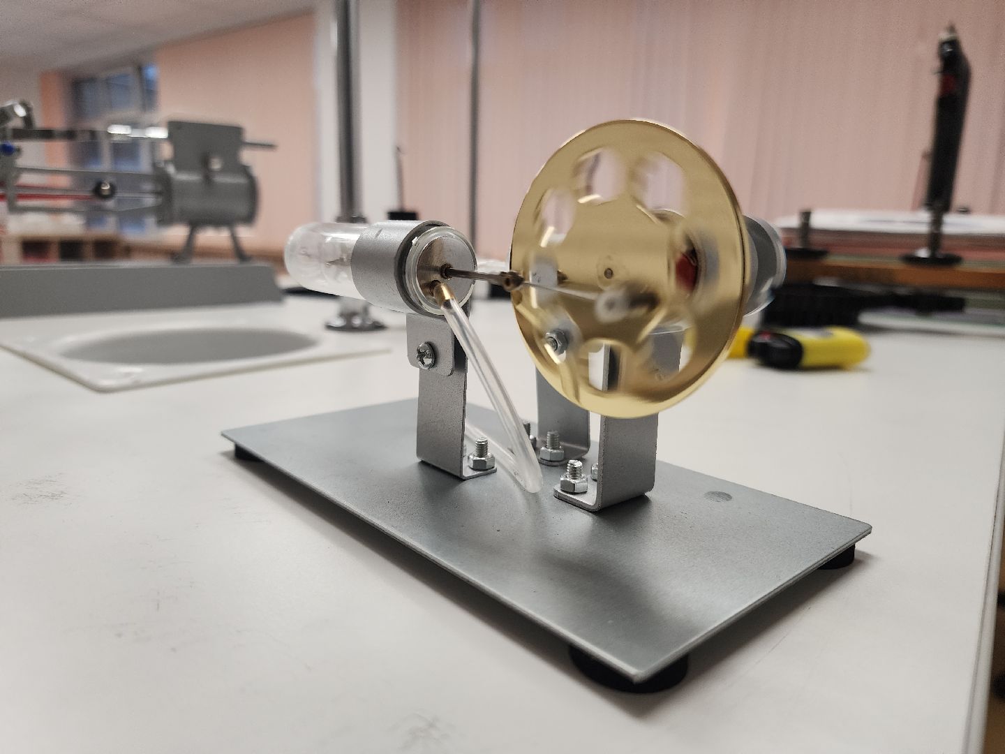 Черноголовка, Образование, Учитель физики,