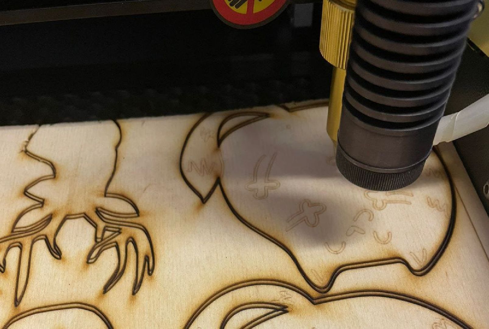 бронницы, лазерно-гравировальный станок в школе , лазерная лаборатория в школе имени Тимофеева , лазерная лаборатория в бронницах, новое оборудование в школе ,