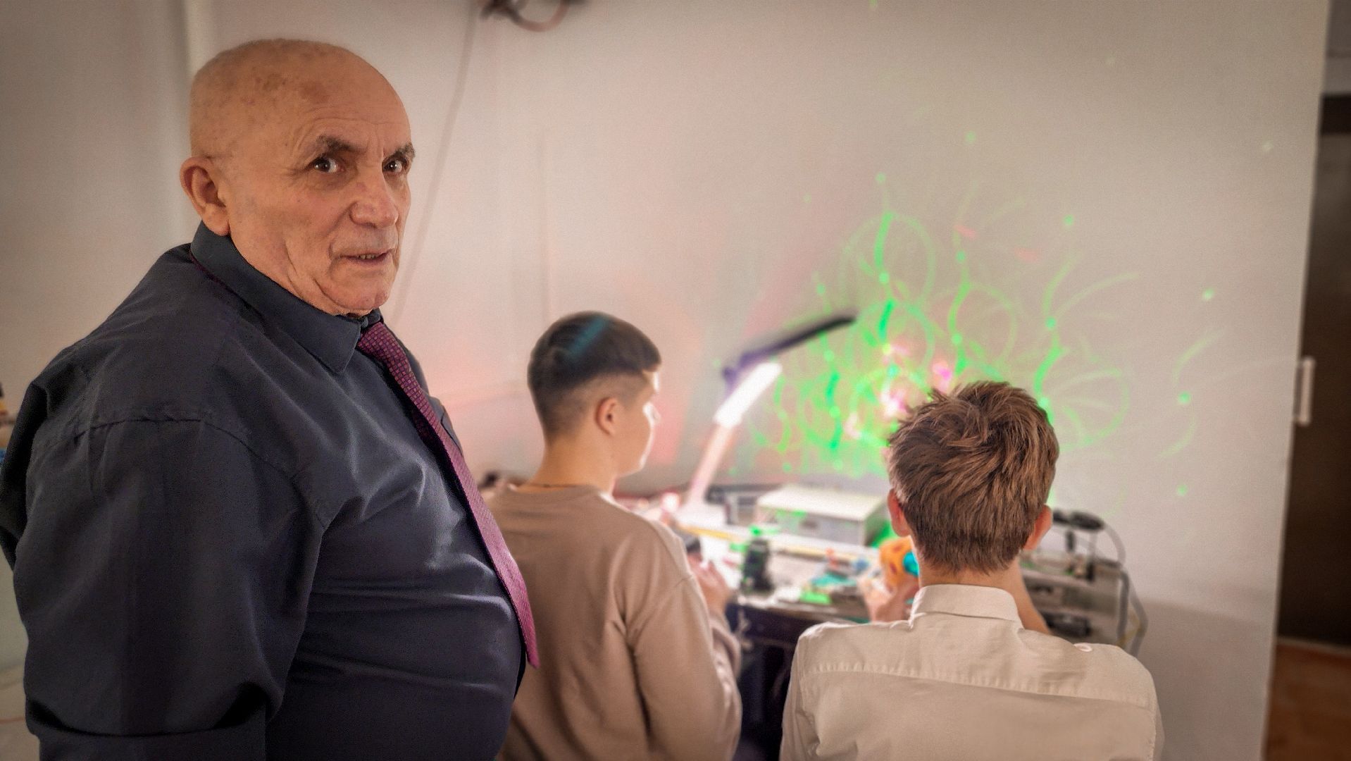 бронницы, лазерно-гравировальный станок в школе , лазерная лаборатория в школе имени Тимофеева , лазерная лаборатория в бронницах, новое оборудование в школе ,