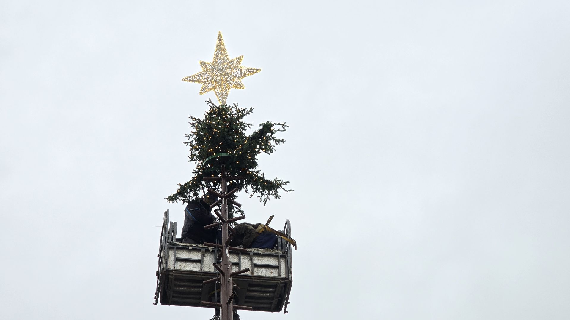 Коломна, подготовка к новому году, новогодняя елка, зима в подмосковье,