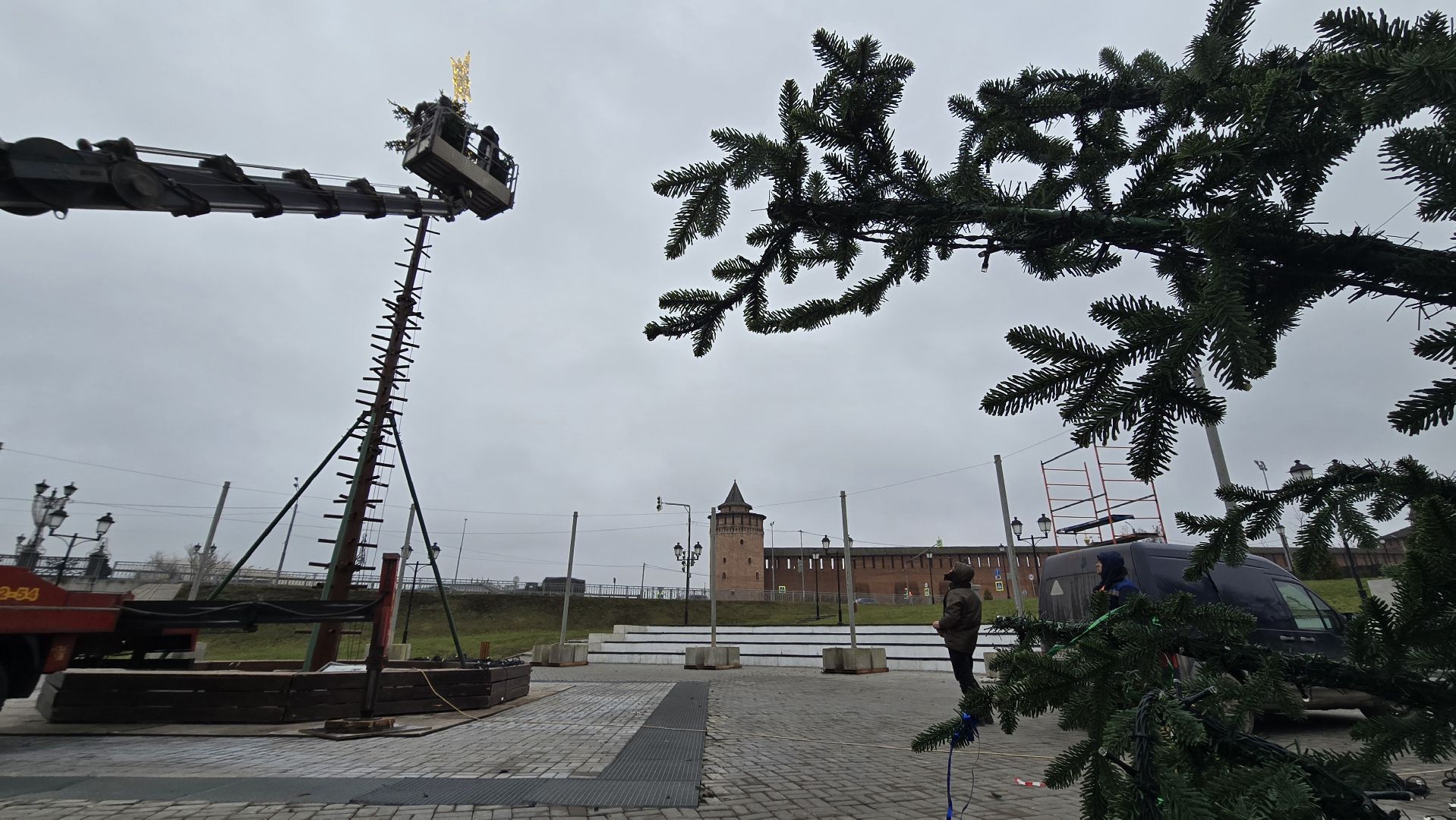 Коломна, подготовка к новому году, новогодняя елка, зима в подмосковье,