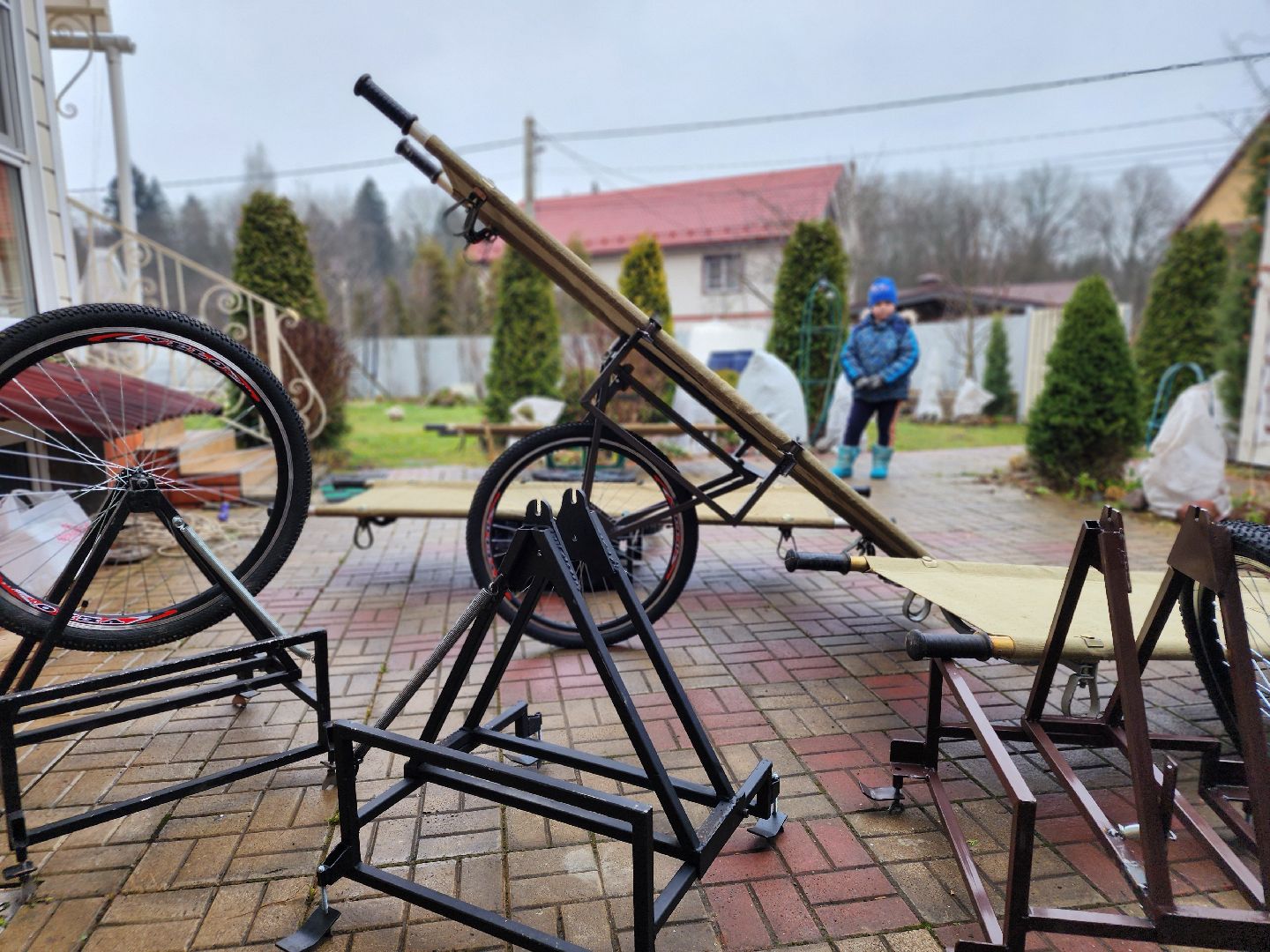 пушкинский городской округ,группа мир, волонтерская деятельность, доброволец, помощь в зону сво, эвакуационные тележки, день волонтера,