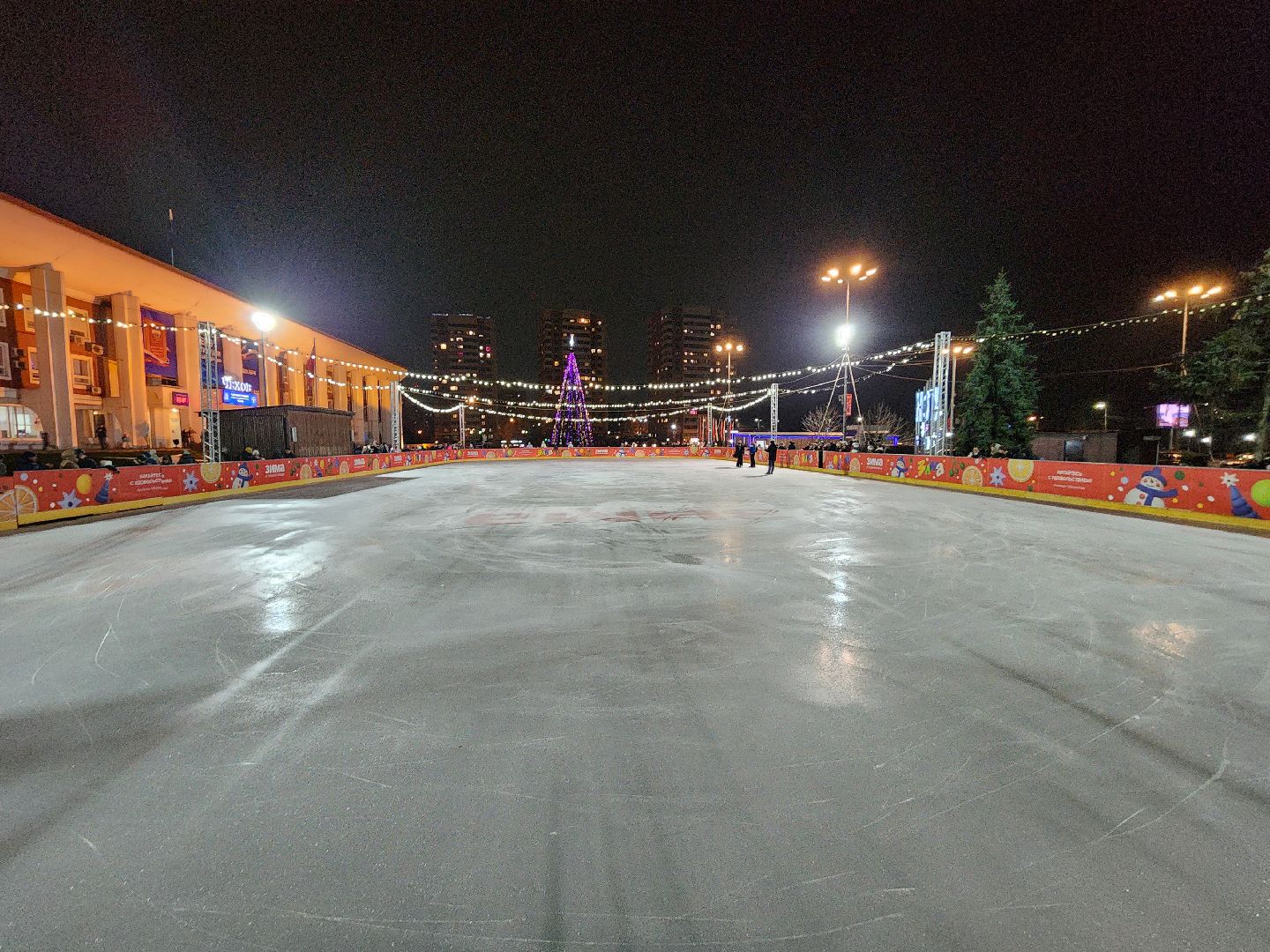 чехов, советская площадь, главный каток, открытие катка, ледовая арена, каток под открытым небом, церемония открытия, показательные выступления, фигуристы, хоккеисты, спортшкола витязь, массовое катание, бесплатный каток, прокат коньков, заточка коньков, зима в  подмосковье, проект губернатора московской области, график работы,предварительная регистрация, расписание сеансов,