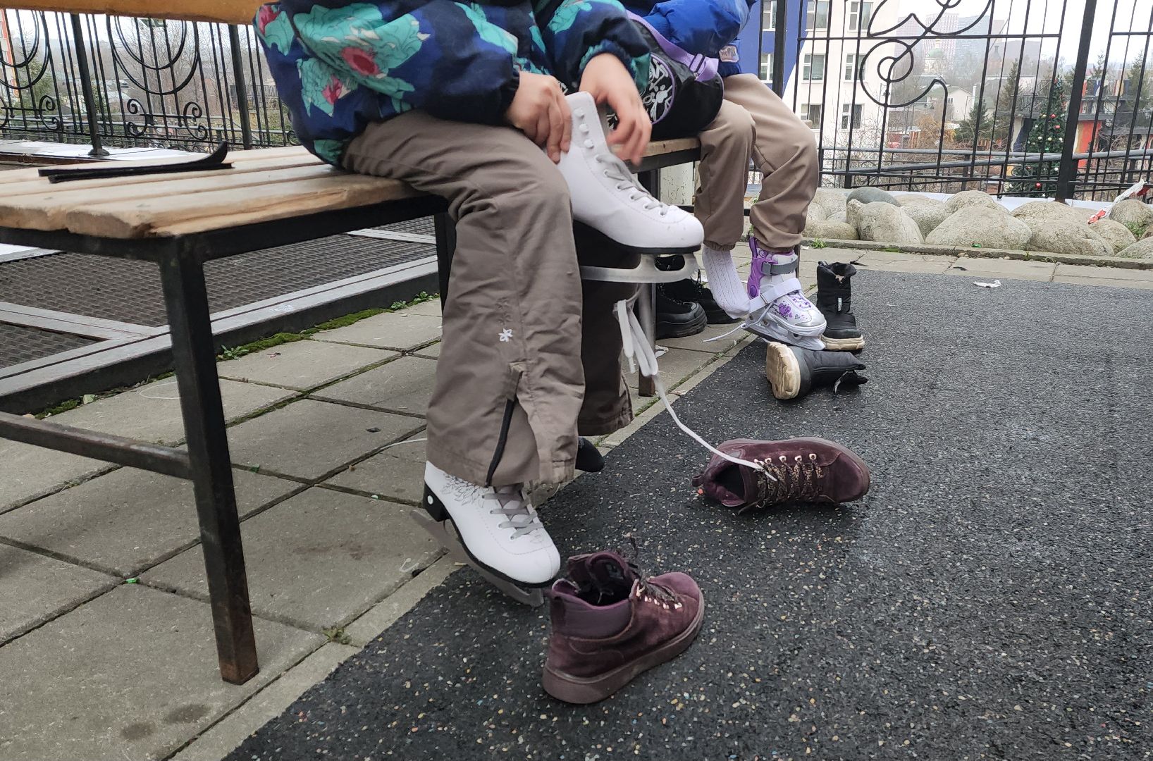 жк арт, красногорск, каток, зима в  подмосковье,