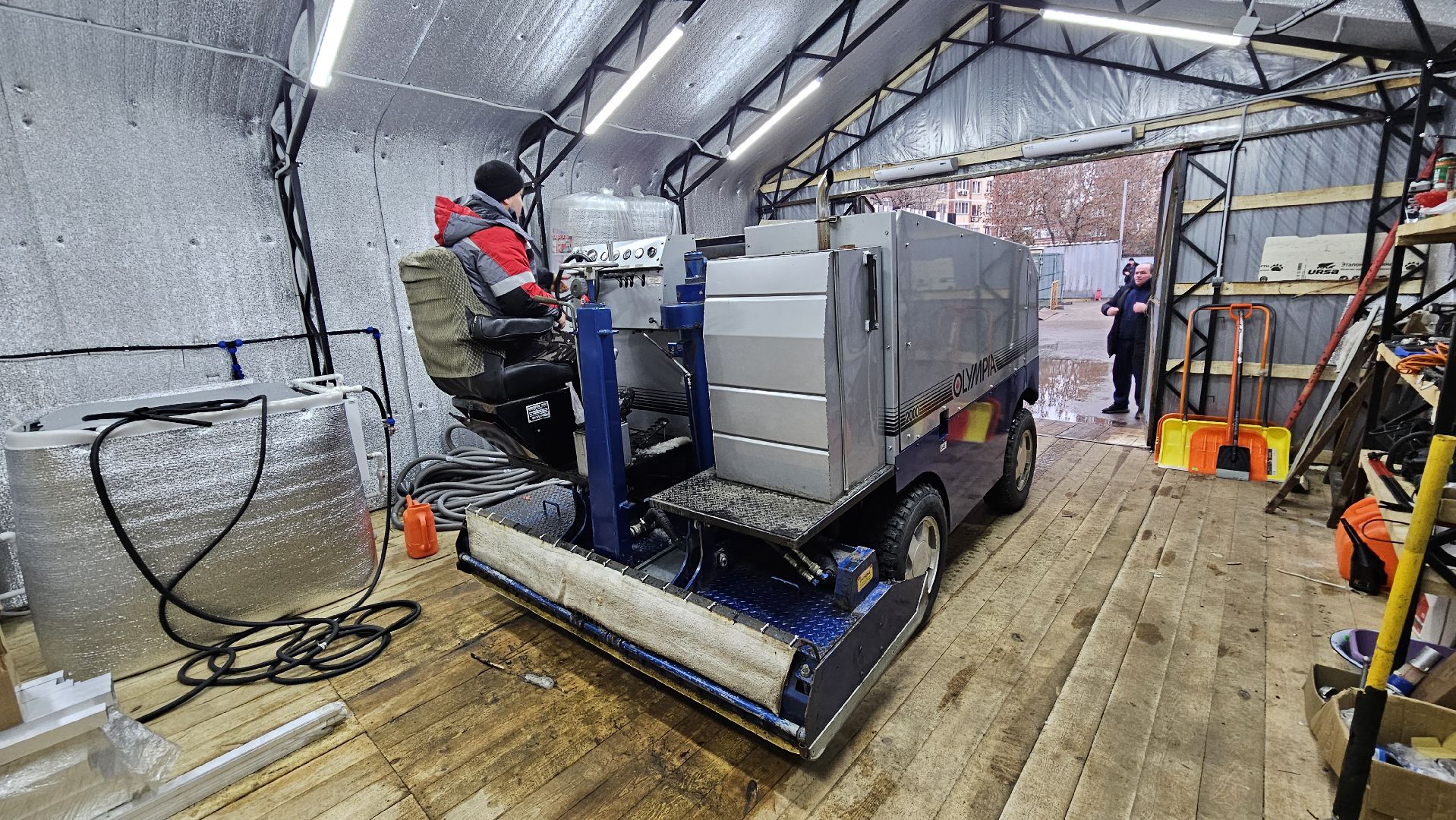 долгопрудный, ледовый каток, ледовый комбайн,коньки,