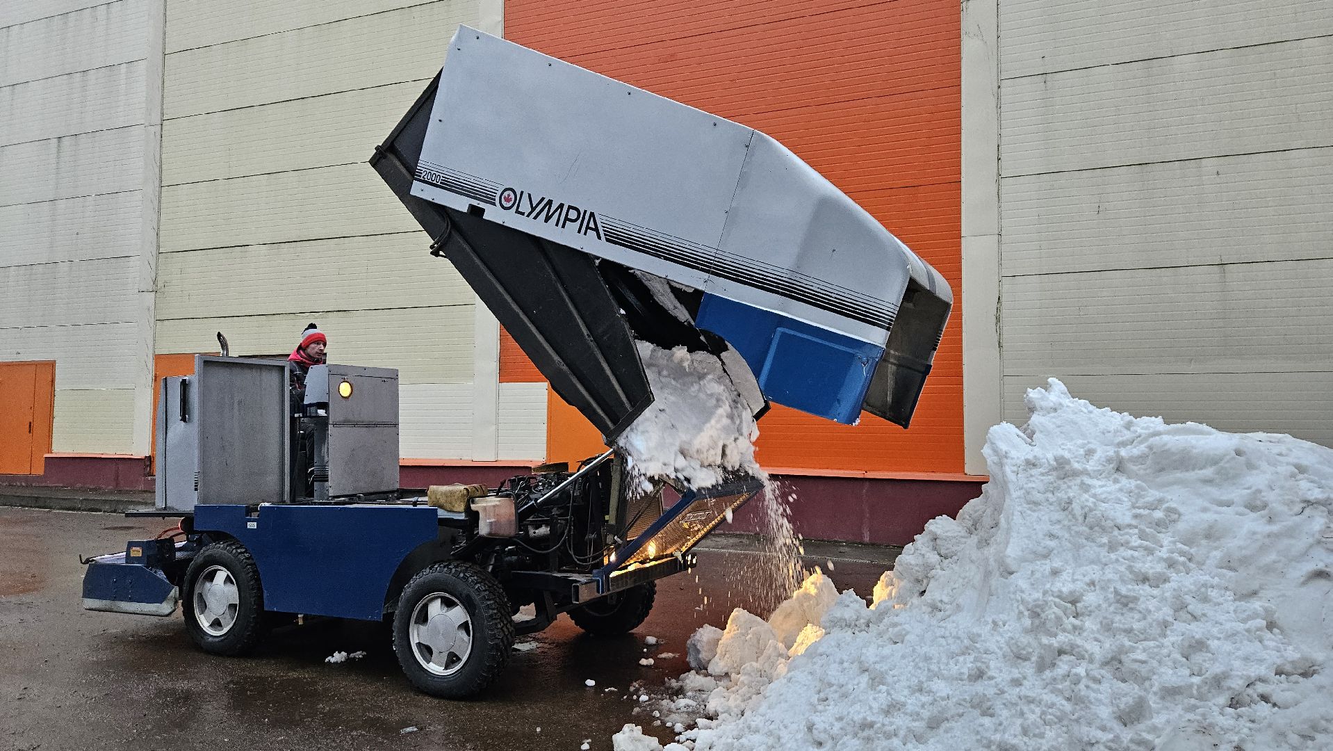 долгопрудный, ледовый каток, ледовый комбайн,коньки,