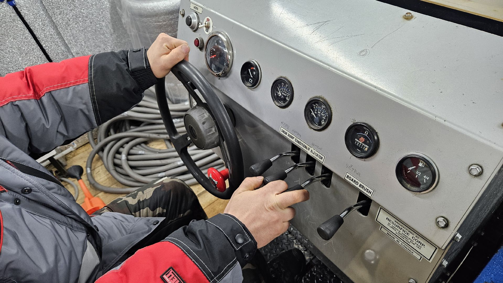 долгопрудный, ледовый каток, ледовый комбайн,коньки,