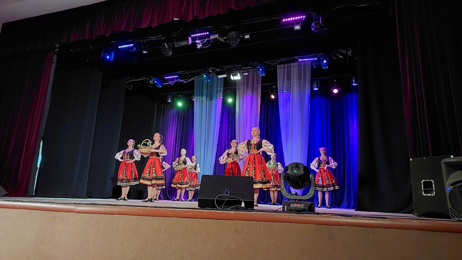 отчетный концерт, танцы, вдохновение, серпухов, хореография, народный танец, дети,