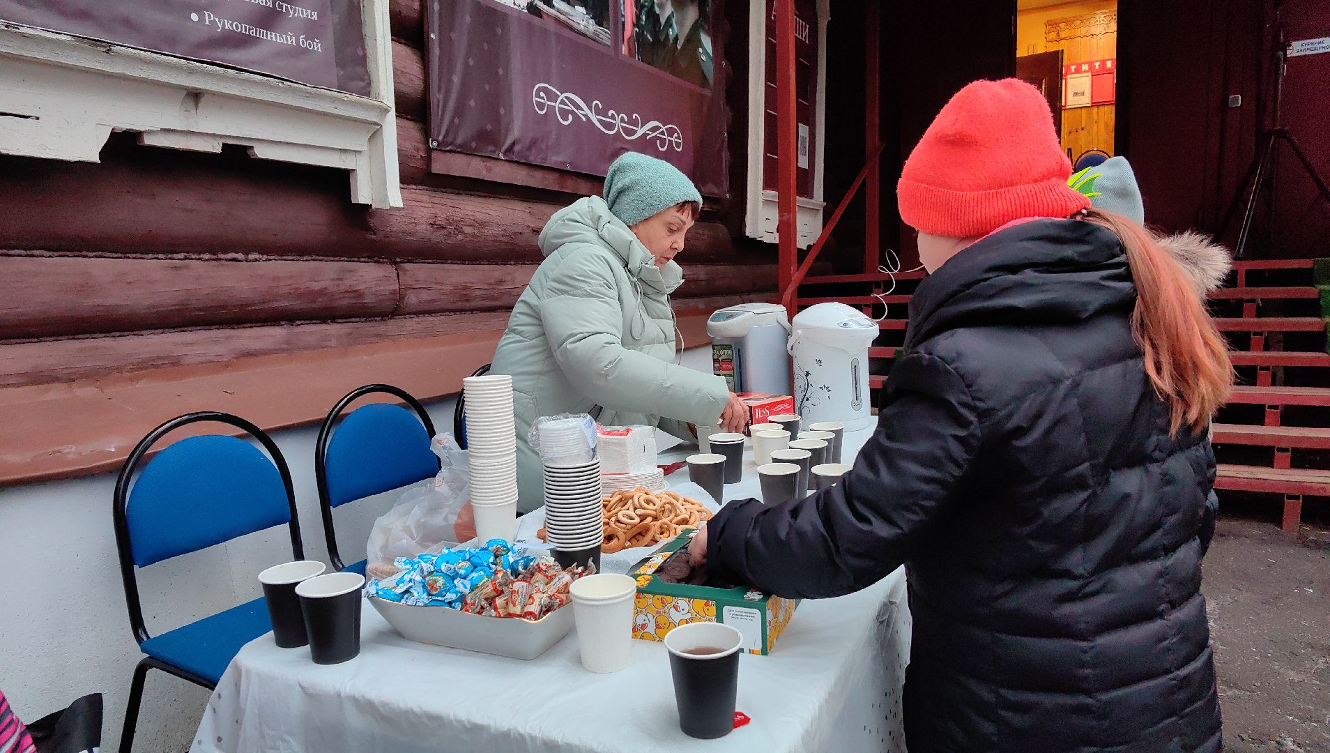Дед Мороз, снеговик, елка,
