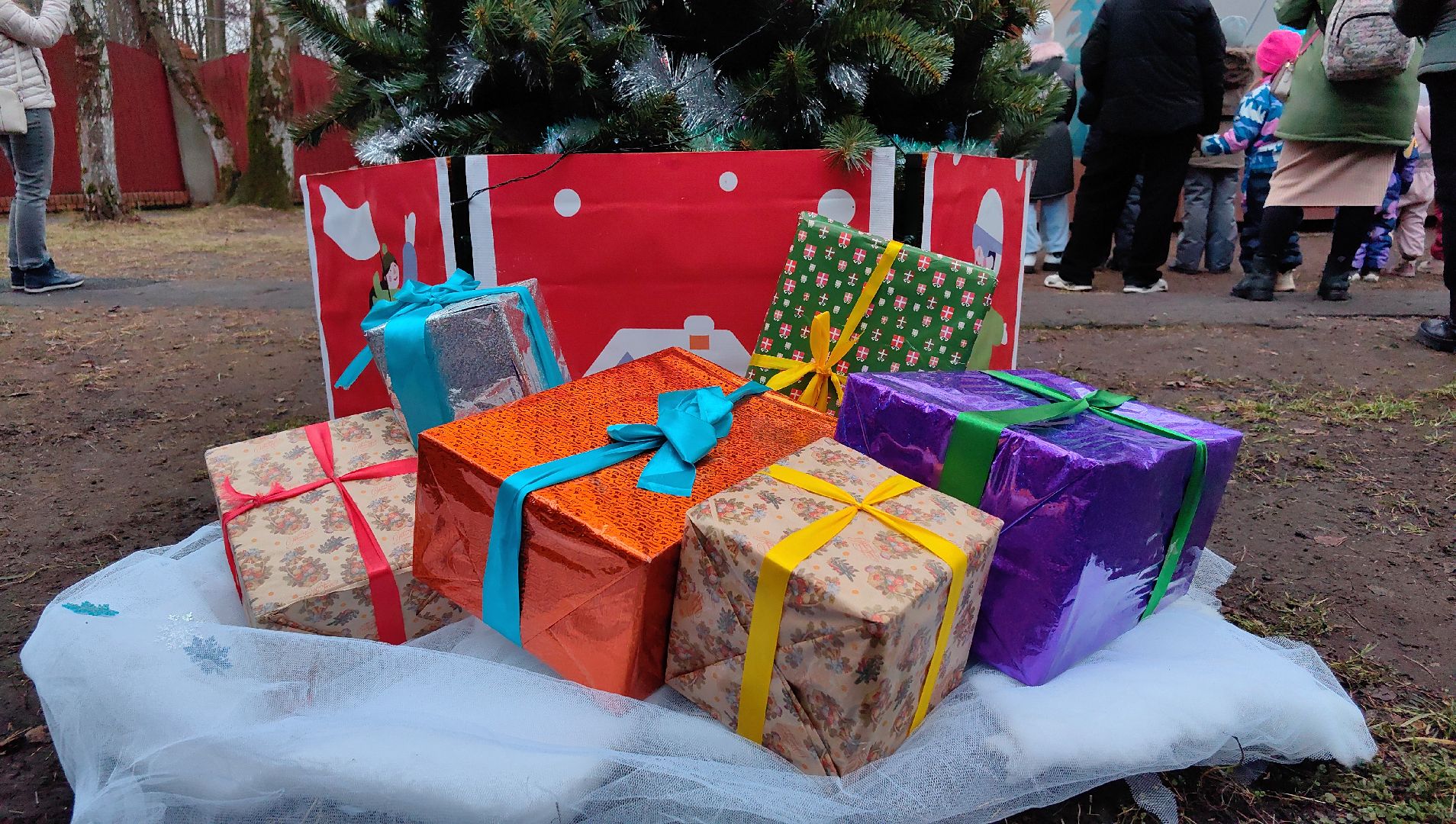 Дед Мороз, снеговик, елка,