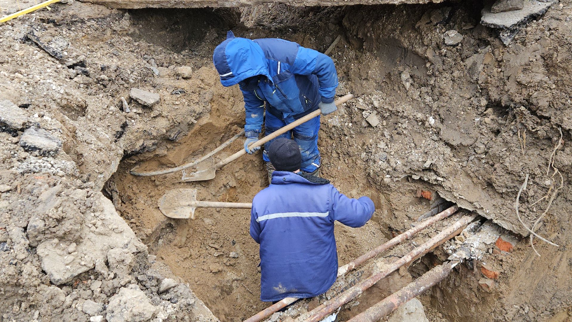долгопрудный, инженерные сети, инженерные коммуникации, отопление, трубы горячего водоснабжения, замена трубопровода,