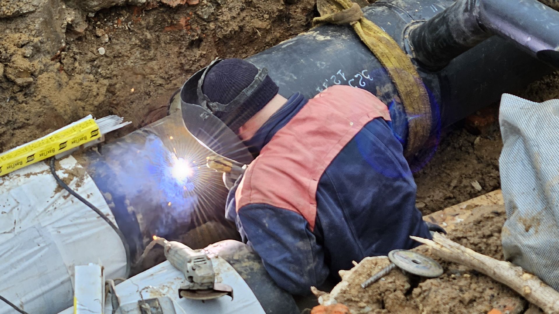 долгопрудный, инженерные сети, инженерные коммуникации, отопление, трубы горячего водоснабжения, замена трубопровода,